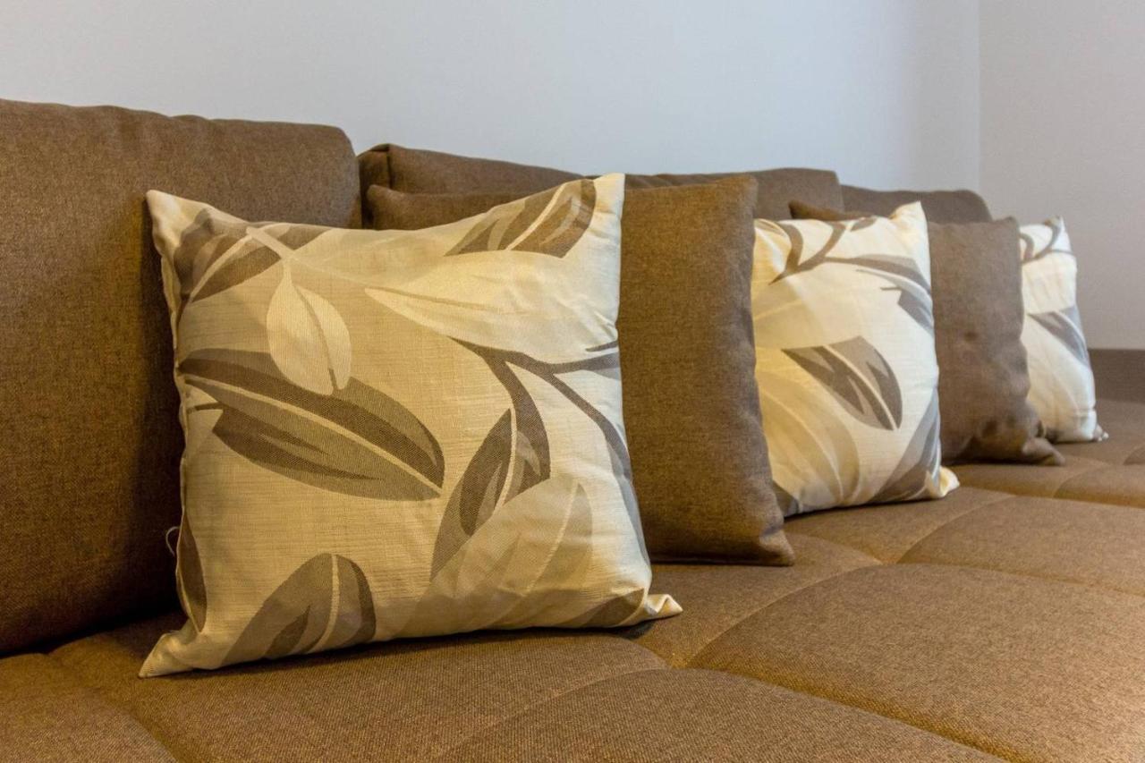 Spacious And Quiet 2 Bedroom Apartment Клуж-Напока Екстер'єр фото